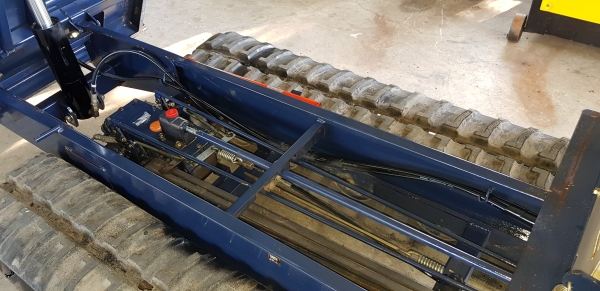 750 โล 7 แรง แทรคยาง 90 \% ราคา  สอบถามได้ ต่อรองได้ ขายได้ขายพร้อมใช้งาน กะบะกว้าง 1.10 x 1.70 ซ.ม.