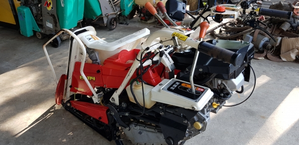 รถเกี่ยวข้าวมัดทิ้ง ได้ครับ id 0819170852 รถเกี่ยวข้าวมัดทิ้ง ได้ครับ id 0819170852