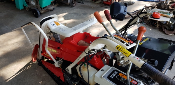 รถเกี่ยวข้าวมัดทิ้ง ได้ครับ id 0819170852 รถเกี่ยวข้าวมัดทิ้ง ได้ครับ id 0819170852