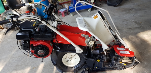 รถเกี่ยวข้าวมัดทิ้ง ได้ครับ id 0819170852 รถเกี่ยวข้าวมัดทิ้ง ได้ครับ id 0819170852