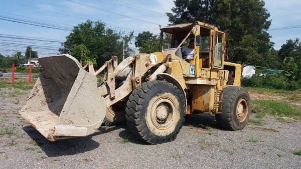 ขาย 395,000 รถตักเอวอ่อน CAT 966 เครื่องดี เกียร์ทอคร์แรงดี เอวแน่น ระบบไฮดอร์ลิคสมบูนร์ ยางดี รถพร้อมใช้งาน เอกสารซื้อขาย รถอยู่ โคราช 064-191-1112