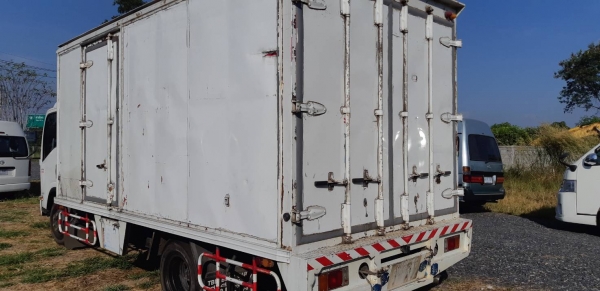 6ล้อตู้แห้งยาว5เมตร Isuzu NPR 75Kปี55-150 แรงม้า รถสวยแอร์เย็น ยางเต็มมี2คัน 6ล้อตู้แห้งยาว5เมตร Isuzu NPR 75Kปี55-150 แรงม้า รถสวยแอร์เย็น ยางเต็มมี2คัน