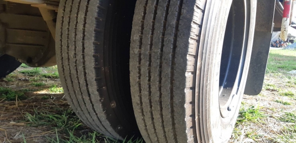 6ล้อตู้แห้งยาว5เมตร Isuzu NPR 75Kปี55-150 แรงม้า รถสวยแอร์เย็น ยางเต็มมี2คัน
