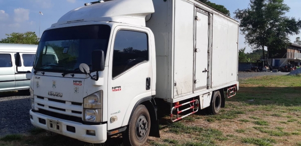 6ล้อตู้แห้งยาว5เมตร Isuzu NPR 75Kปี55-150 แรงม้า รถสวยแอร์เย็น ยางเต็มมี2คัน 6ล้อตู้แห้งยาว5เมตร Isuzu NPR 75Kปี55-150 แรงม้า รถสวยแอร์เย็น ยางเต็มมี2คัน
