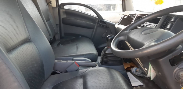 6ล้อตู้แห้งยาว5เมตร Isuzu NPR 75Kปี55-150 แรงม้า รถสวยแอร์เย็น ยางเต็มมี2คัน