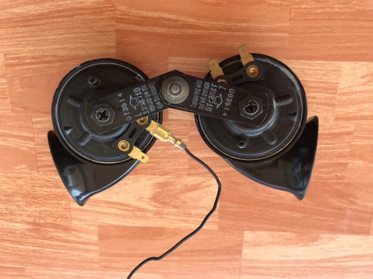 แตร PIAA  คู่ละ 900 บาท