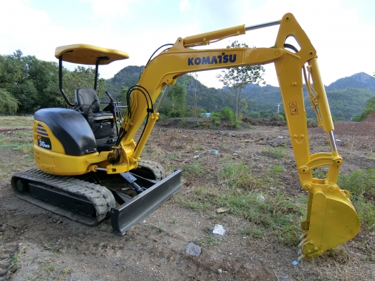 ขายรถขุดแบคโฮ KOMATSU 30MR-1 ขนาดPc-30 รถเก่านอกแท้100\% #คอลโทนสั้นปั๊มนิ้ว เครื่องดี ระบบไว รถพร้อมใช้งาน เอกสารใบอินวอยครบ????ราคา 410,000 ต่อรองได้???? ☎️ สนใจติดต่อ 096-3268553 (สถิตย์พันธ์) ???? ID LINE 0963268553  ร้านรุ่งเจริญแทรกเตอร์ อำเภอพระพุทธ