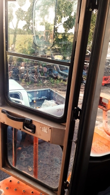 ขาย HITACHI LX200 240 hp (179 kw) เทียบเท่ากับ KOMATSU WA430-6 สภาพสวยพร้อมใช้ โทร 084-5424150