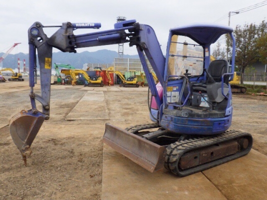 ขาย รถแม็คโคร KOMATSU 30UU-3 พร้อมใช้งาน นำเข้าเองจากประเทศญี่ปุ่น ติดต่อ 063-9316985 ID LINE : 0639316985 ครับ