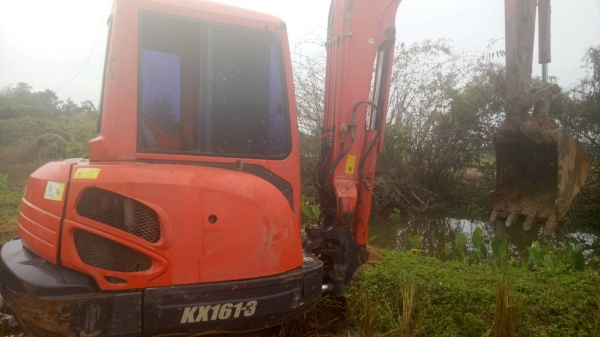 รถขุด KUBOTA KX1613