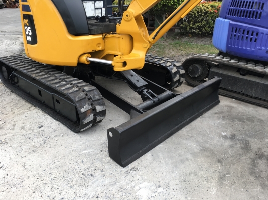 รถขุดเล็ก Komatsu PC35MR2 เก่านอก ญี่ปุ่นแท้ แทรคยาง สภาพนางฟ้า สนใจติดต่อ 0874880101 รถขุดเล็ก Komatsu PC35MR2 เก่านอก ญี่ปุ่นแท้ แทรคยาง สภาพนางฟ้า สนใจติดต่อ 0874880101