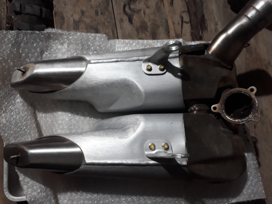 ขาย ท่อเดิมducati959