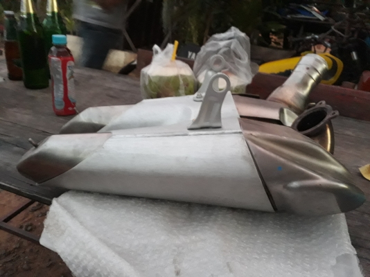 ขาย ท่อเดิมducati959