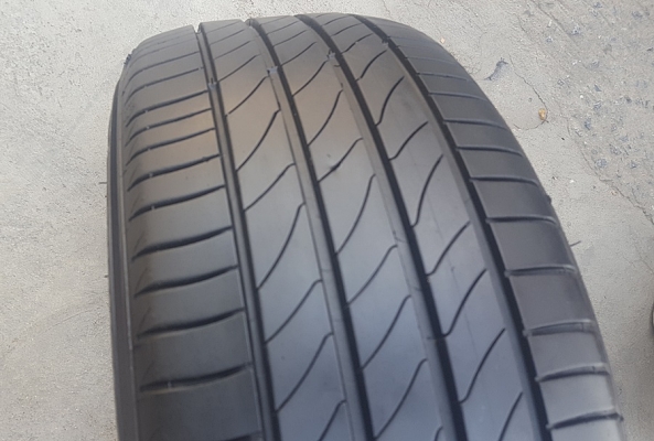 ขายยาง\% 205/55/16 ปี 4617 MICHERLIN 3ST 4 เส้น ขายยาง\% 205/55/16 ปี 4617 MICHERLIN 3ST 4 เส้น