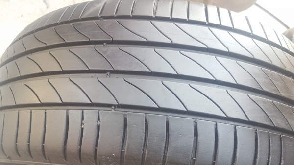 ขายยาง\% 205/55/16 ปี 4617 MICHERLIN 3ST 4 เส้น ขายยาง\% 205/55/16 ปี 4617 MICHERLIN 3ST 4 เส้น