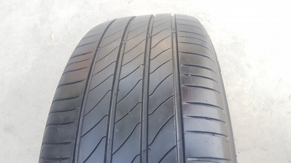 ขายยาง\% 215/60/16 ปี 16 MICHERLIN 3ST 4 เส้น ขายยาง\% 215/60/16 ปี 16 MICHERLIN 3ST 4 เส้น