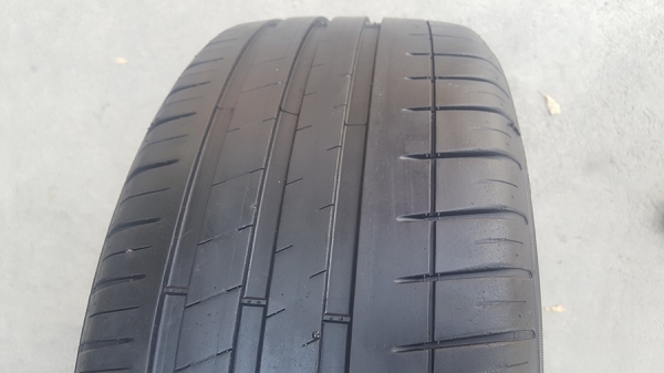 ขายยาง\% 225/45/18 ปี 16 MICHERLIN Pilot3 4 เส้น ขายยาง\% 225/45/18 ปี 16 MICHERLIN Pilot3 4 เส้น