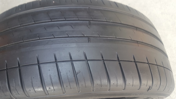 ขายยาง\% 225/45/18 ปี 16 MICHERLIN Pilot3 4 เส้น ขายยาง\% 225/45/18 ปี 16 MICHERLIN Pilot3 4 เส้น