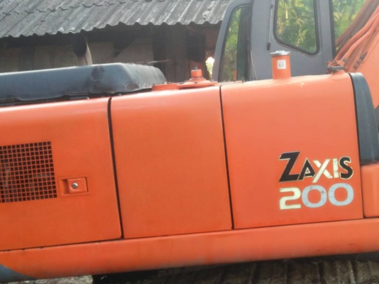 ขายแบคโฮ HITACHI.ZX200-1 สภาพสวยพร้อมใช้งานเล่มทะเบียนราคา 1,100,000