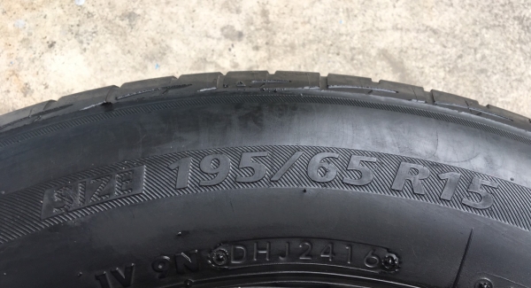 ยาง Bridgestone 195-65-15 ปี 16 ดอกยางหนาปึกทุกเส้น