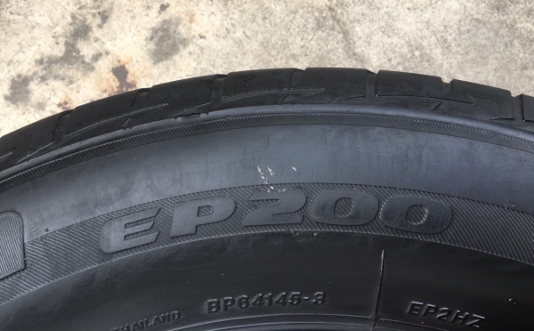 ยาง Bridgestone 195-65-15 ปี 16 ดอกยางหนาปึกทุกเส้น