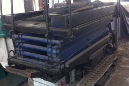 รถกระเช้า แบบขากรรไกร AICHI รุ่น RV040 สูง 4 เมตร