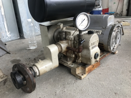 ขายรูทโบลเวอร์อัดอากาศ Anlet made in Japan พร้อมมอเตอร์ Mitsubishi 1HP. 220V ไฟบ้าน สภาพสวย พร้อมใช้งาน มี 2ชุด ราคาชุดละ 6,800 บาทครับ