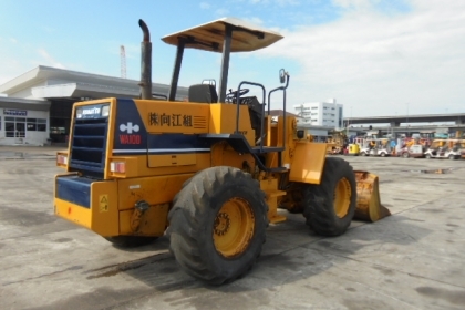 ขายรถตักล้อยาง KOMATSU WA100-1 (สภาพดี)