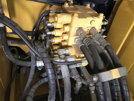 ขาย KOMATSU PC130-8 สภาพสวยๆ พร้อมใช้งาน 4800 ชั่วโมง(PM7000ชม) ชมรถได้ทุกวัน สนใจติดต่อ 081-4283210