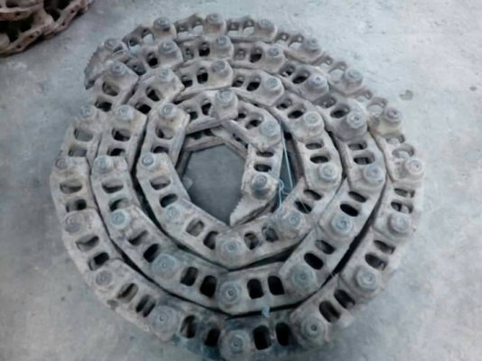 ขายโซ่ D-4-H บู้ชน้ำมัน ตรา CAT 44 ข้อ เก่านอก ลานประมูล ขายไม่แพงครับ