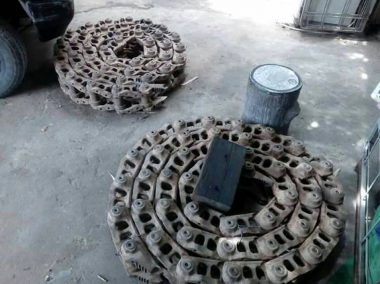 ขายโซ่ D-4-H บู้ชน้ำมัน ตรา CAT 44 ข้อ เก่านอก ลานประมูล ขายไม่แพงครับ