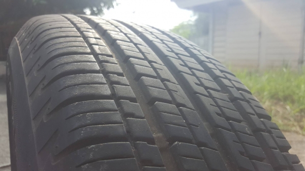 ขายยาง+แม๋็กซ์ใหม่ บริสโตนขนาด 225/65R17 ยังไม่ผ่านการใช้งาน ยางปลายปี 13