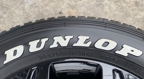 ล้อแม็กป้ายแดง Toyota Revo Rocco ขอบ 18 พร้อมยางป้ายแดง 265-60-18 Dunlop ปลายปี 18 แม็กสวยกริ๊บ ยางหนานิ่ม มีตุ่มทุกเส้น