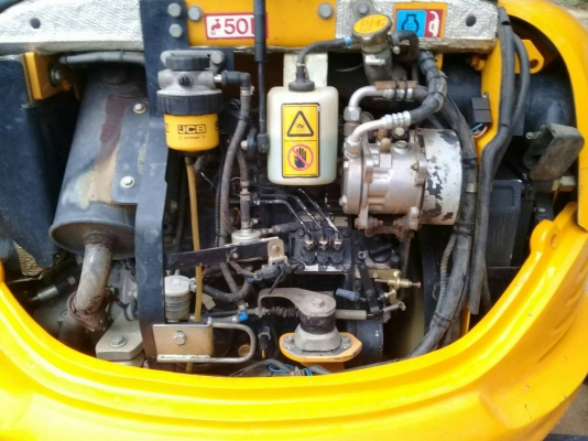 ขายรถแบคโฮ JCB ไมล์ 1000 ชม.ราคา 450000 ขายรถแบคโฮ JCB ไมล์ 1000 ชม.ราคา 450000