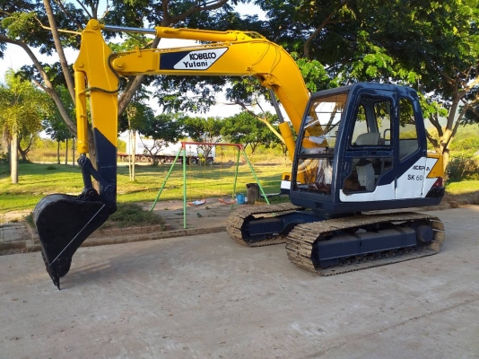 ขายรถขุด Kobelco SK60-1 ( mark 3 ) เครื่องยนต์ISUZU 4JB1 ขนาด 4 สูบ คอนโทรลสั้น(น้ำมัน) ปั้มนิ้ว แทรคเหล็ก มีเอกสารแจ้งจำหน่าย สภาพพร้อมใช้งาน