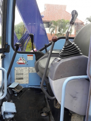 ขายรถขุด Komatsu PC50UU-2E เครื่องยนต์4D88E 4สูบ คอนโทรลน้ำมัน ปั้มนิ้ว แทรคเหล็ก แขนสไลด์ รุ่นพิเศษแขนยืดเลื่อนได้ ถังทรายพิเศษ มีตู้(เก๋ง) เร่งไฟฟ้า รถเก่านอก มีเอกสาร