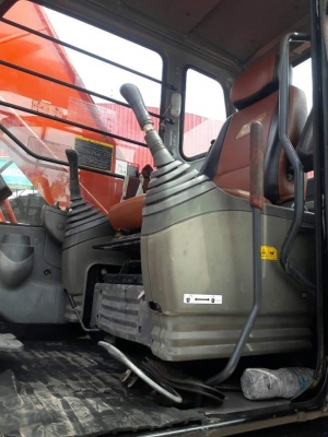 ขายจ้า..HITACHI  ZX200-1  เก่าในสภาพดี   เครื่องปั๊มสวย  ใช้งานมา 10,xxx  ชั่วโมง..เอกสารเล่มทะเบียน  โทร 089-3818694  จ๊อย