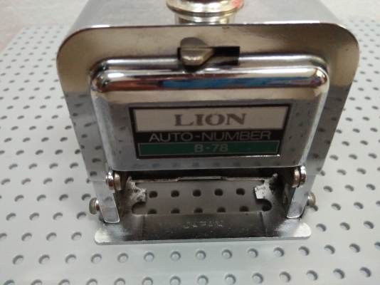 เครื่องตีเบอร์ อัตโนมัติเเบบหนา 8 หลัก Lion Auto - NumBer B-78 Japan มือสองสภาพดี