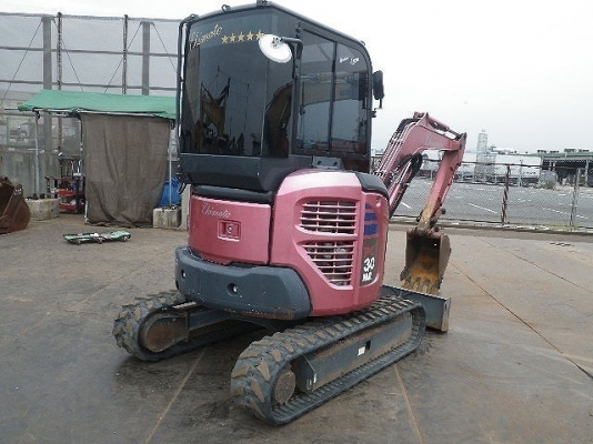 ราคาพิเศษ KOMATSU PC 30MR-3 นำเข้าจากญี่ปุ่นโดยตรง ชั่วโมงทำงานน้อย พร้อมตู้เก๋งสวยๆ โทร.086-303-9797 กู๋อ๋า