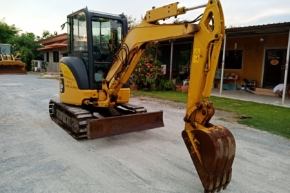 ขาย KOMATSU PC 30MR-2 นำเข้าจากญี่ปุ่นโดยตรง ชั่วโมงทำงานน้อย พร้อมตู้เก๋งสวยๆ โทร.090-986-2521 อ๊อบ