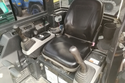 ถึงไทยแล้วจ้า KOMATSU PC 30MR-3 นำเข้าจากญี่ปุ่นโดยตรง ชั่วโมงทำงานน้อย พร้อมตู้เก๋งสวยๆ โทร.090-986-2521 อ๊อบ