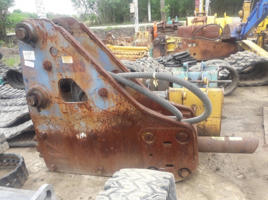 ขายหัวกระแทก KONAN สำหรับรถขุดขนาด 20ตัน เช่น PC200 ,PC220 สลัก 80 มิล, ซอกแขน 31 เซนติเมตร , เข็มเจาะยาว 48 เซนติเมตร ไม่มีถุงลม สินค้าเก่านอก (ทดสอบแล้วใช้งานได้) ยังไม่เคยผ่านการใช้งานในไทย