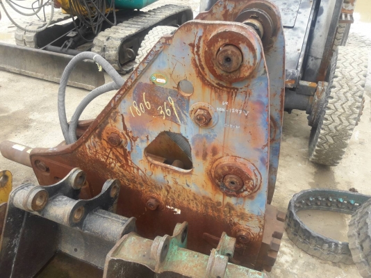 ขายหัวกระแทก KONAN สำหรับรถขุดขนาด 20ตัน เช่น PC200 ,PC220 สลัก 80 มิล, ซอกแขน 31 เซนติเมตร , เข็มเจาะยาว 48 เซนติเมตร ไม่มีถุงลม สินค้าเก่านอก (ทดสอบแล้วใช้งานได้) ยังไม่เคยผ่านการใช้งานในไทย