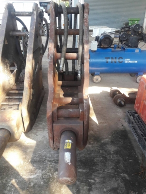 ขายหัวกระแทก KONAN สำหรับรถขุดขนาด 20ตัน เช่น PC200 ,PC220 สลัก 80 มิล, ซอกแขน 31 เซนติเมตร , เข็มเจาะยาว 48 เซนติเมตร ไม่มีถุงลม สินค้าเก่านอก (ทดสอบแล้วใช้งานได้) ยังไม่เคยผ่านการใช้งานในไทย