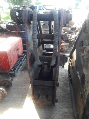 ขายหัวกระแทก KONAN สำหรับรถขุดขนาด 20ตัน เช่น PC200 ,PC220 สลัก 80 มิล, ซอกแขน 31 เซนติเมตร , เข็มเจาะยาว 48 เซนติเมตร ไม่มีถุงลม สินค้าเก่านอก (ทดสอบแล้วใช้งานได้) ยังไม่เคยผ่านการใช้งานในไทย