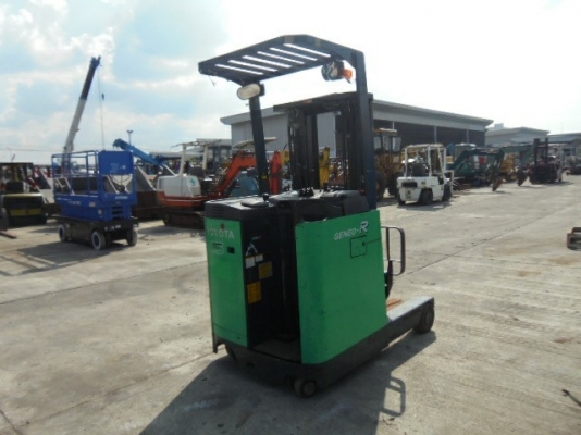 รถยกไฟฟ้าโตโยต้ารุ่น 7 น้ำหนักยก 1.5 ตัน เสาสูง 4.50 เมตร ฟลูฟรี รถนอกนำเข้า