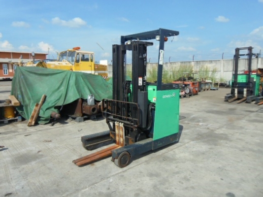 รถยกไฟฟ้าโตโยต้ารุ่น 7 น้ำหนักยก 1.5 ตัน เสาสูง 4.50 เมตร ฟลูฟรี รถนอกนำเข้า