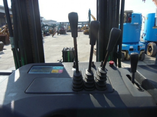 รถยกไฟฟ้าโตโยต้ารุ่น 7 น้ำหนักยก 1.5 ตัน เสาสูง 4.50 เมตร ฟลูฟรี รถนอกนำเข้า