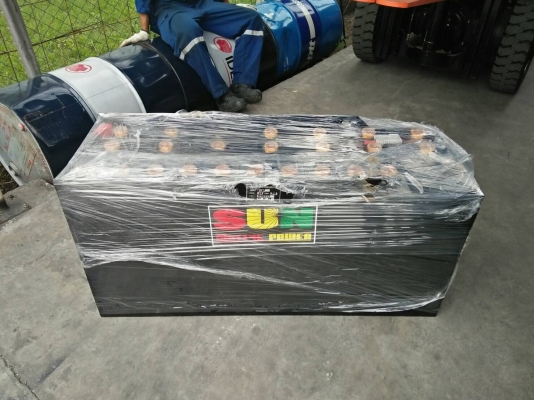 แบตเตอรี่่่่่่รถยกไฟฟ้า 48 โวลล์ 300 แอมป์  มือสองใช้งานมาแค่ 4 เดือน สภาพเทียบเท่าแบตใหม่