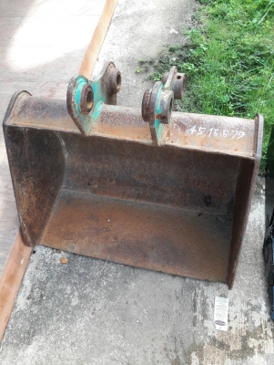 ขายบุ้งกี๋รถสำหรับขุดขนาด 40-50-60   รูสลัก 45 มิล ซอกแขน 15.5 ซม.  ปากบุ้งกี๋ 79 ซม. สินค้าเก่านอก ยังไม่เคยใช้งานในไทย